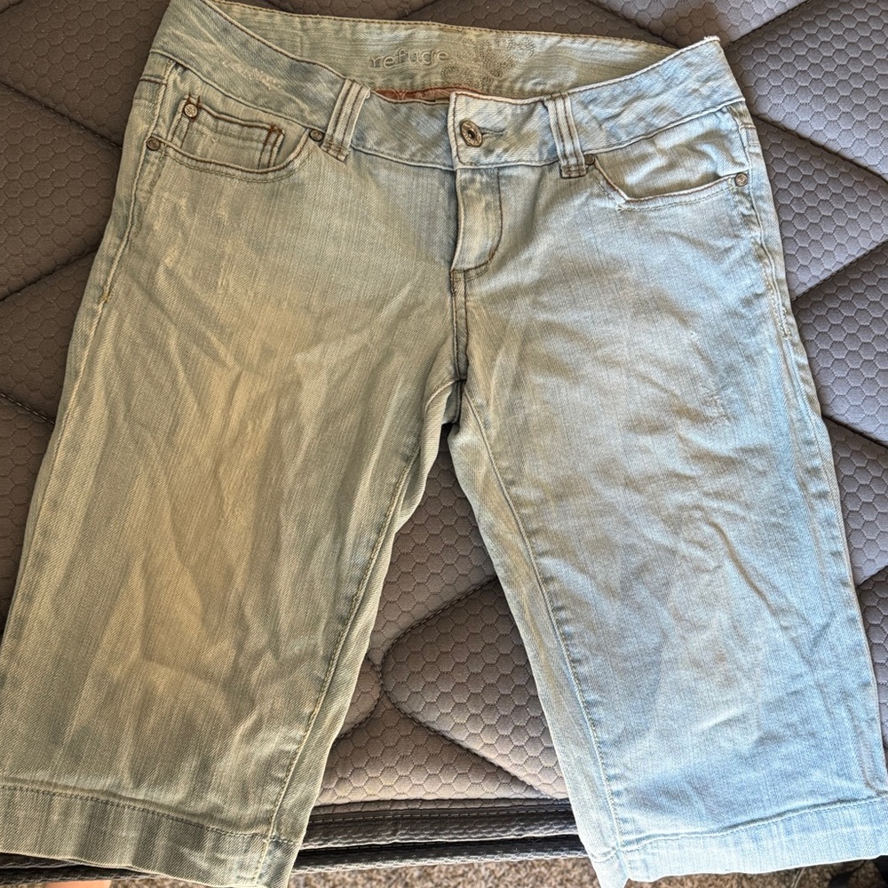 Refuge Capris